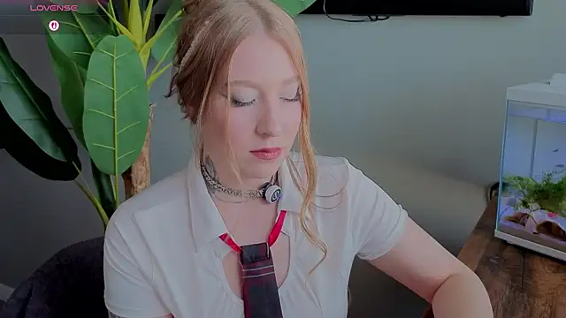 ShowmeYourfetish online show from May 8, 2026, 3:43 am
