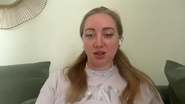 Snapshot of arielsweetieee chatting on June 30, 2026, 8:58 am arielsweetieee online show from June 30, 2026, 8:58 am