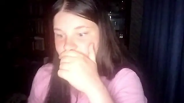 BeatriceMolands online show from May 27, 2026, 6:26 pm