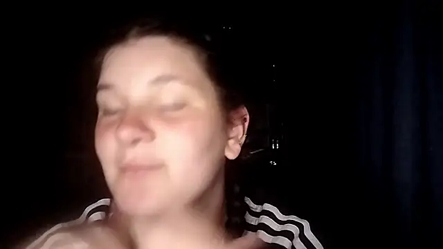 BeatriceMolands online show from May 26, 2026, 6:50 pm