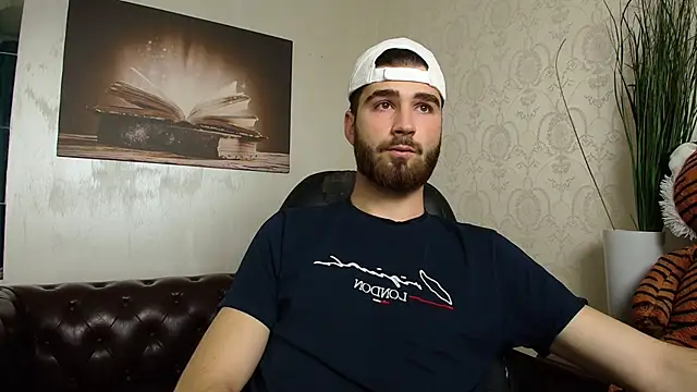 KyloEast online show from June 4, 2026, 4:06 am