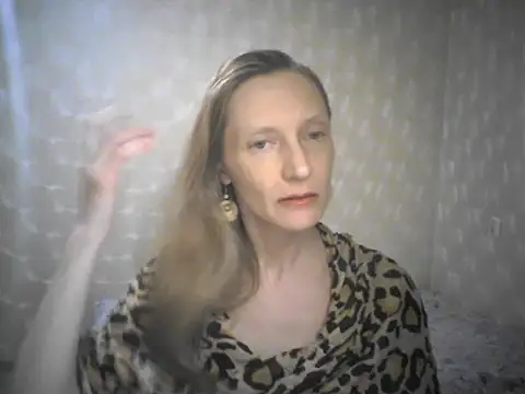 LunaBelle8 online show from April 20, 2026, 5:47 pm