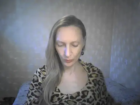 LunaBelle8 online show from April 23, 2026, 5:14 pm