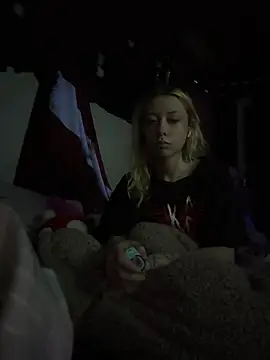 Spoilmedaddy732 online show from April 18, 2026, 12:51 pm