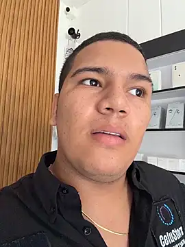 Snapshot of Patricio_02 chatting on May 11, 2026, 2:45 pm Patricio 02 online show from May 11, 2026, 2:45 pm