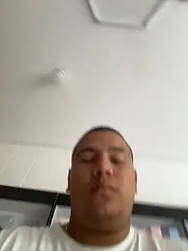 Snapshot of Patricio_02 chatting on July 24, 2026, 2:13 pm Patricio 02 online show from July 24, 2026, 2:13 pm