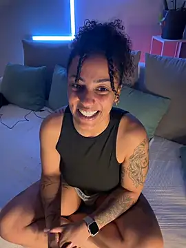 SweetPetiteNoir online show from April 27, 2026, 8:29 pm