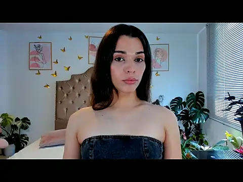 Snapshot of bella_grego chatting on April 22, 2026, 7:09 pm bella grego online show from April 22, 2026, 7:09 pm