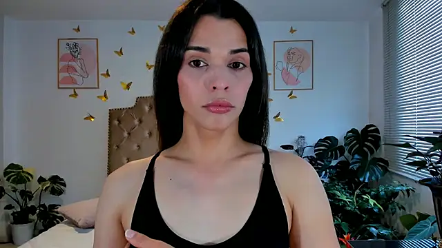 Snapshot of bella_grego chatting on May 8, 2026, 5:17 pm bella grego online show from May 8, 2026, 5:17 pm