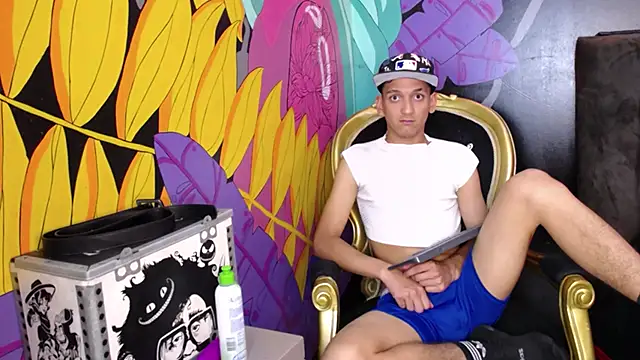 Lexter Blue online show from April 17, 2026, 7:49 pm