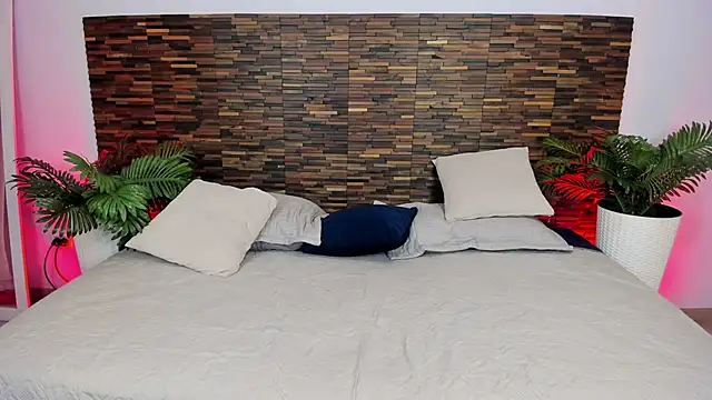 Snapshot of valkiriia__ chatting on June 30, 2026, 6:24 am valkiriia online show from June 30, 2026, 6:24 am