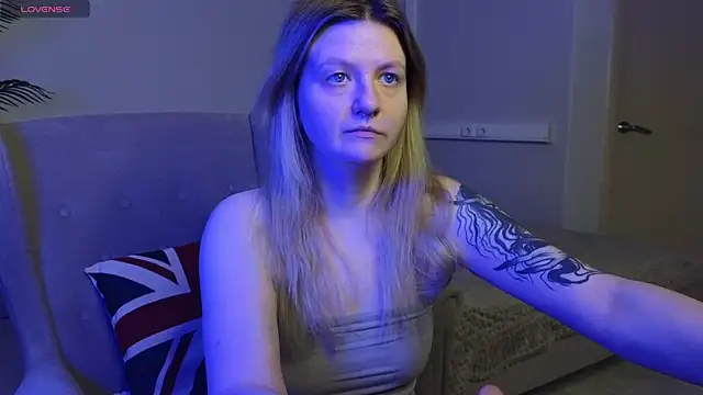 TonyaMeow online show from June 15, 2026, 1:17 am