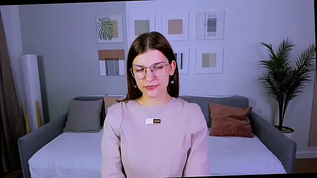 AnnaThorne online show from April 28, 2026, 4:17 am