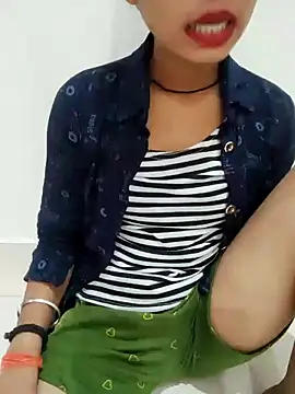 Snapshot of Kamini_rani chatting on May 14, 2026, 6:21 am Kamini rani online show from May 14, 2026, 6:21 am