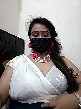 Snapshot of anonna7804 chatting on May 17, 2026, 10:32 pm anonna7804 online show from May 17, 2026, 10:32 pm