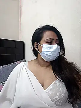 Snapshot of anonna7804 chatting on May 10, 2026, 6:32 pm anonna7804 online show from May 10, 2026, 6:32 pm