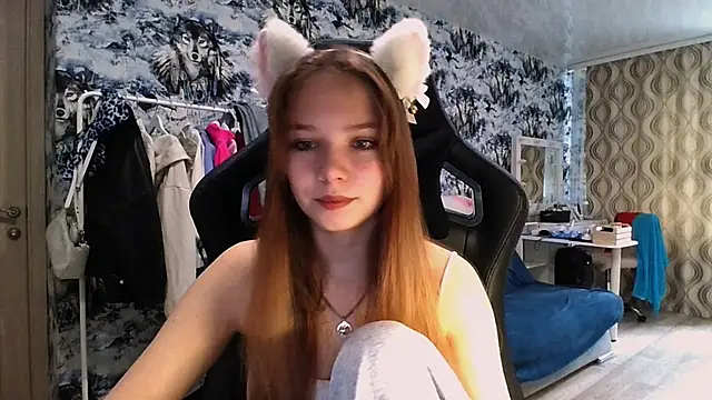 Snapshot of Princess_Mira chatting on August 2, 2026, 8:34 am Princess Mira online show from August 2, 2026, 8:34 am