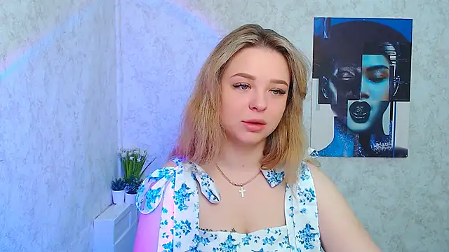 Snapshot of NicoleAura chatting on June 3, 2026, 6:03 am NicoleAura online show from June 3, 2026, 6:03 am
