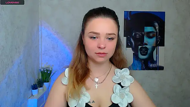 Snapshot of NicoleAura chatting on May 12, 2026, 6:32 am NicoleAura online show from May 12, 2026, 6:32 am