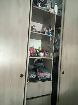 Soffy 20 online show from April 28, 2026, 5:17 pm