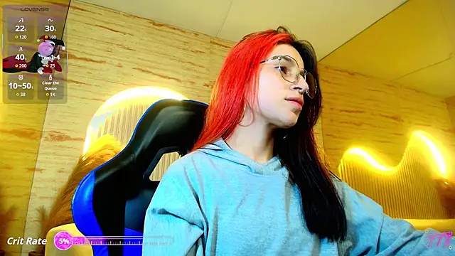 Moon Red r online show from May 16, 2026, 12:37 pm