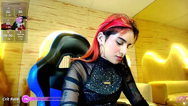Moon Red r online show from May 14, 2026, 1:19 pm