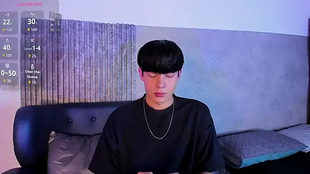 Isaac 01  online show from April 18, 2026, 12:51 pm