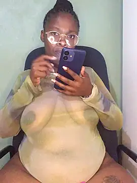 TheEmpressLushXO online show from April 18, 2026, 5:48 pm