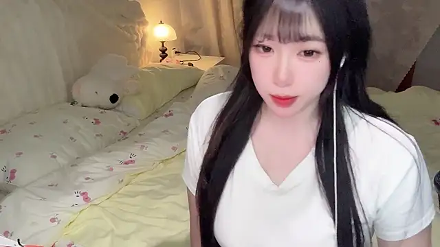 Snapshot of SweetButWildbaby chatting on May 11, 2026, 3:51 pm SweetButWildbaby online show from May 11, 2026, 3:51 pm