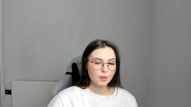 Regina cute  online show from May 8, 2026, 11:14 am