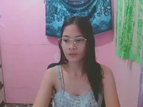 Snapshot of Sweetsexylady19 chatting on May 2, 2026, 12:21 pm Sweetsexylady19 online show from May 2, 2026, 12:21 pm