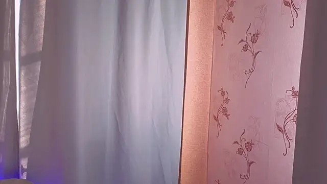 Snapshot of SunlitDeslre chatting on May 15, 2026, 10:52 pm SunlitDeslre online show from May 15, 2026, 10:52 pm
