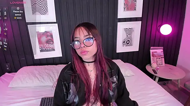 Little natty  online show from April 25, 2026, 6:27 pm