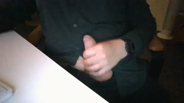 Snapshot of richard9718 chatting on June 2, 2026, 9:37 pm richard9718 online show from June 2, 2026, 9:37 pm