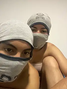 valeyluis online show from April 22, 2026, 3:24 am