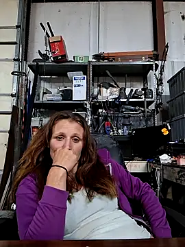 taatypeach69 online show from April 23, 2026, 2:18 am