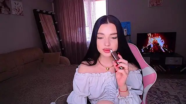 yoursLina online show from May 27, 2026, 9:05 am