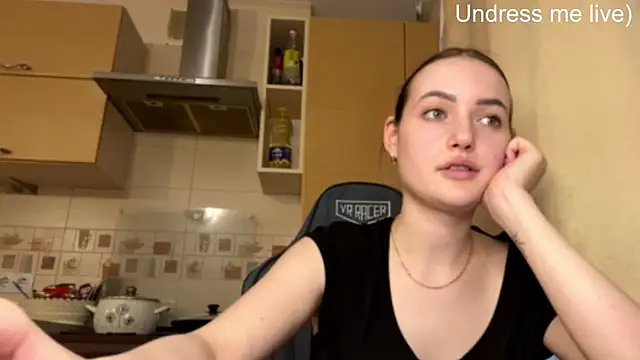 Snapshot of Lisanta chatting on May 23, 2026, 4:28 pm Lisanta online show from May 23, 2026, 4:28 pm