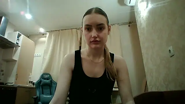 Snapshot of Lisanta chatting on April 21, 2026, 6:03 pm Lisanta online show from April 21, 2026, 6:03 pm