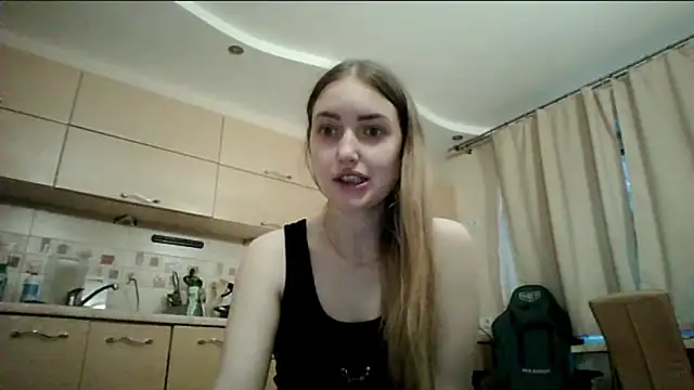Snapshot of Lisanta chatting on May 12, 2026, 4:24 pm Lisanta online show from May 12, 2026, 4:24 pm