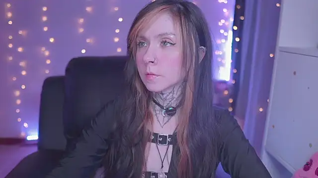 Snapshot of -VKatt chatting on May 22, 2026, 3:04 am -VKatt online show from May 22, 2026, 3:04 am
