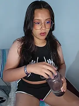 Snapshot of _Juno chatting on July 15, 2026, 2:13 pm Juno online show from July 15, 2026, 2:13 pm
