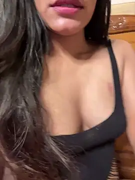 Snapshot of SecretDarkRoomXO chatting on April 23, 2026, 7:37 pm SecretDarkRoomXO online show from April 23, 2026, 7:37 pm