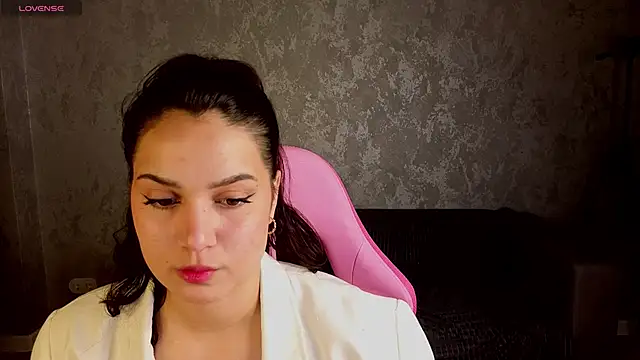 Vivien Ross online show from May 8, 2026, 1:09 am