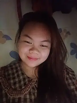 Truxcy1 online show from May 21, 2026, 4:37 pm
