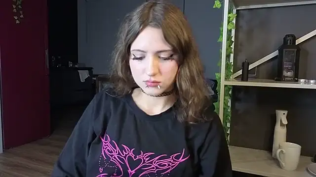 lovergirl4me online show from June 4, 2026, 5:39 pm