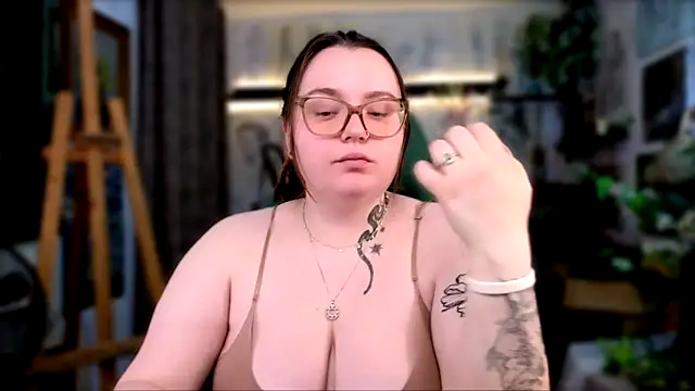 CatherineClaire online show from May 3, 2026, 1:36 pm