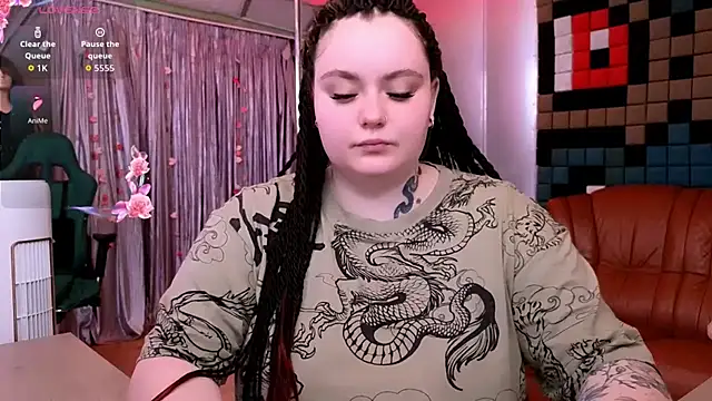 Snapshot of CatherineClaire chatting on June 19, 2026, 4:57 pm CatherineClaire online show from June 19, 2026, 4:57 pm
