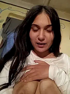 Snapshot of amira1348 chatting on April 21, 2026, 4:46 pm amira1348 online show from April 21, 2026, 4:46 pm
