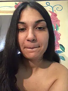 Snapshot of amira1348 chatting on June 5, 2026, 7:03 am amira1348 online show from June 5, 2026, 7:03 am